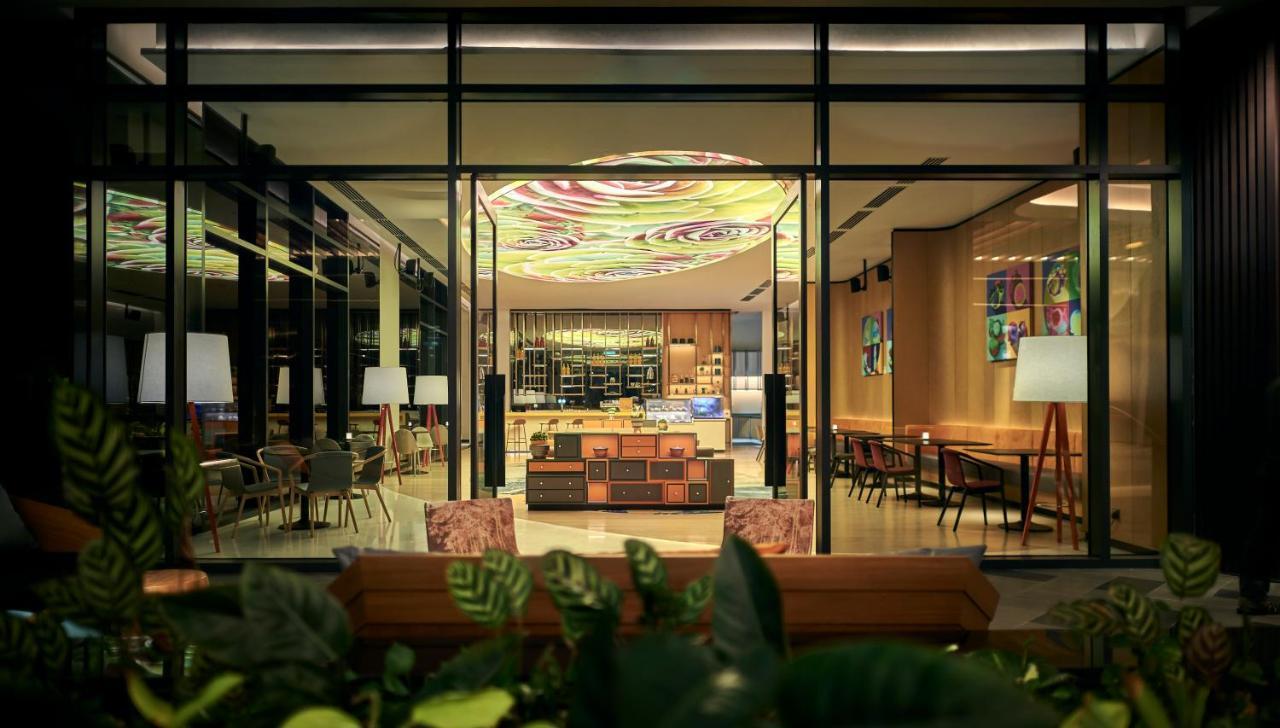 Готель Amari Куала-Лумпур Екстер'єр фото The lobby lounge